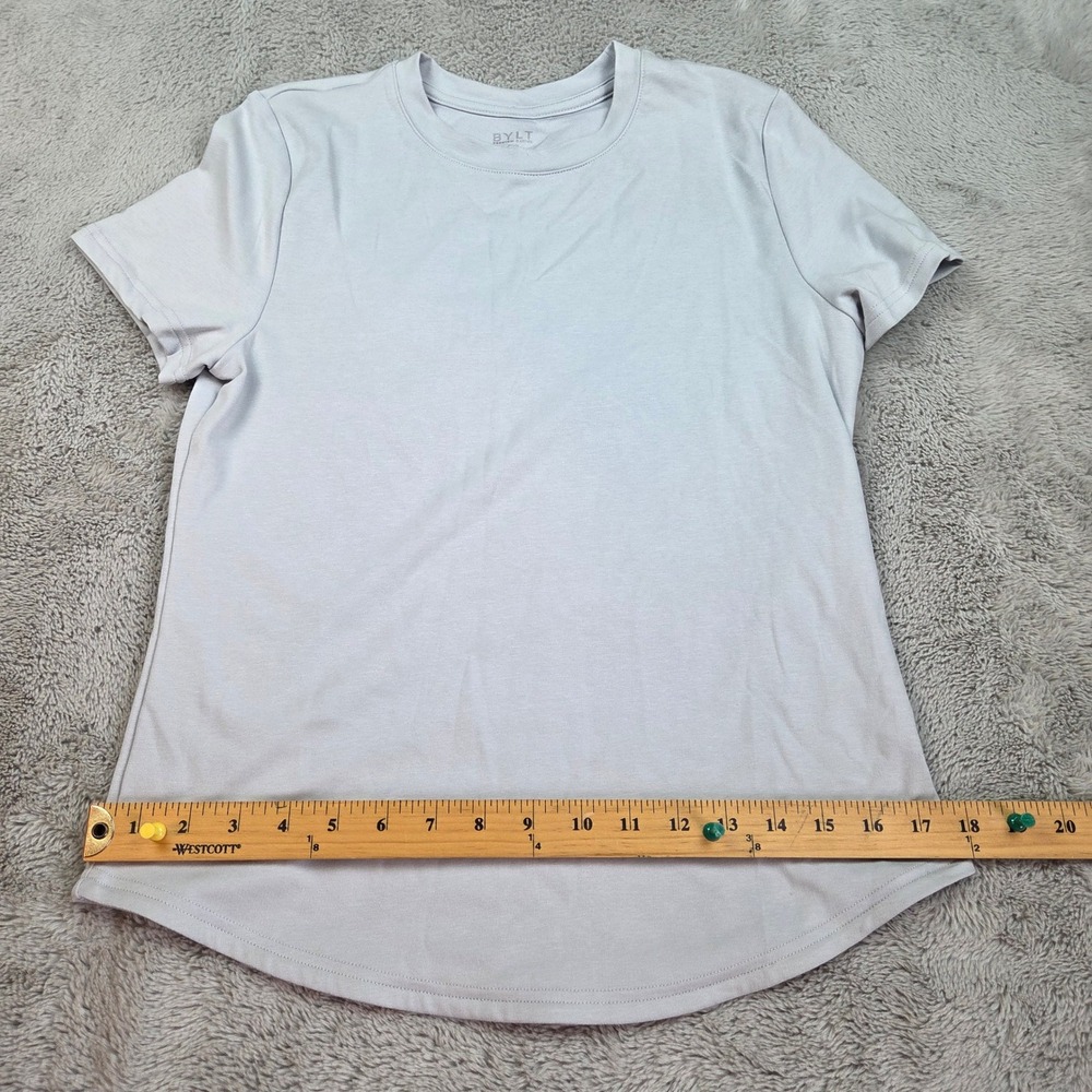 BYLT Premium Basics T-Shirt Womens Sz M Short Sleeve Curved Hem Light Grey Tee